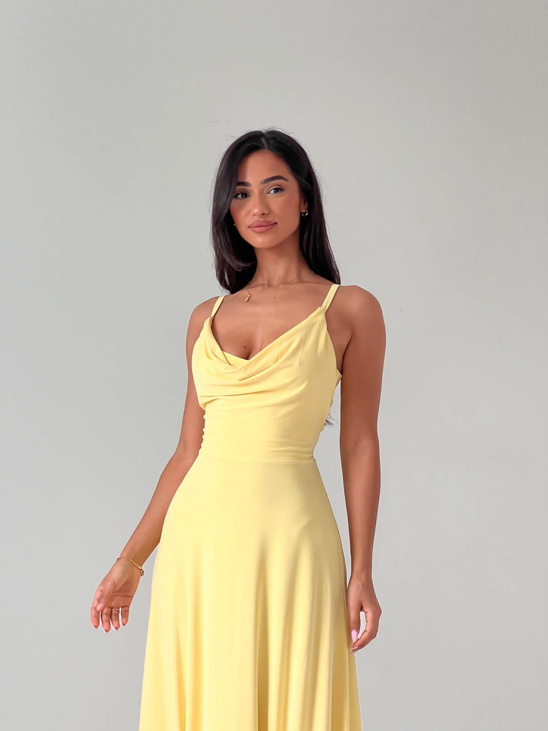 2 az 1-ben fordítható ruha fűzővel | Kétrétegű és nem átlátszó | Beépített melltartó, drapírozott dekoltázs, gyűrődésmentes