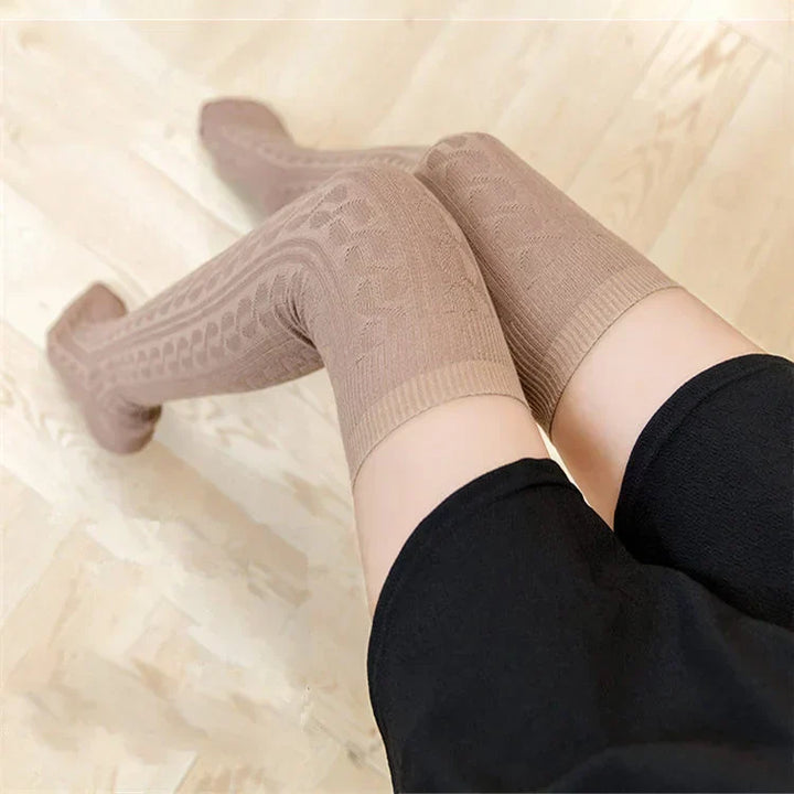 Női térd fölötti zokni | pamutkeverék | meleg és légáteresztő | egy méret | őszre és télre