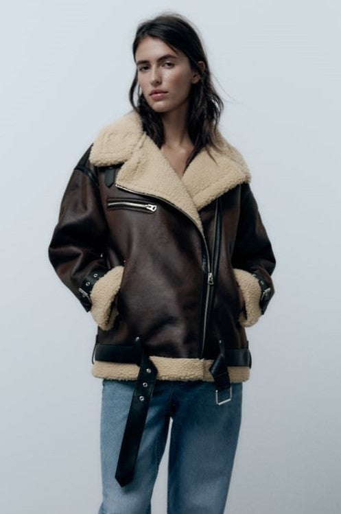 Damen Winterjacke kurz und gefüttert | Wasserabweisende Jacke mit wärmender Isolierung für kalte Tage und Alltag