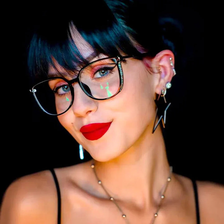 Damen Lesebrille mit leichtem Rahmen | Komfortable Lesehilfe mit Nasenpads und robusten Scharnieren