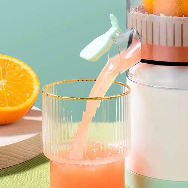 QuetschenSaft™ Effortless Citrus Juicer