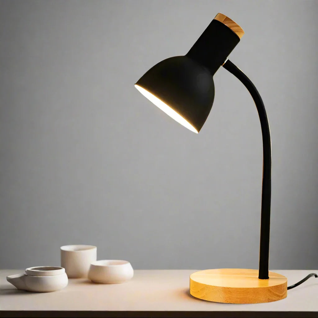 LED Schreibtischlampe | Verstellbare Tischleuchte aus Holz und Eisen im skandinavischen Design