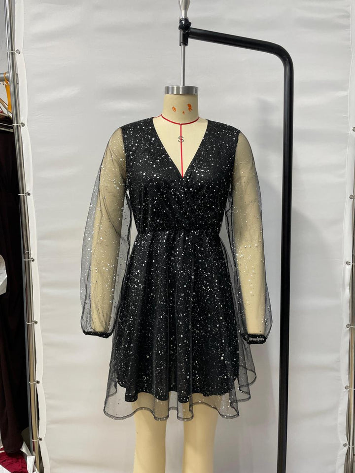 Damen Paillettenkleid mit V-Ausschnitt | Schwarzes Abendkleid mit transparentem Mesh, langen Ärmeln und glitzernden Details