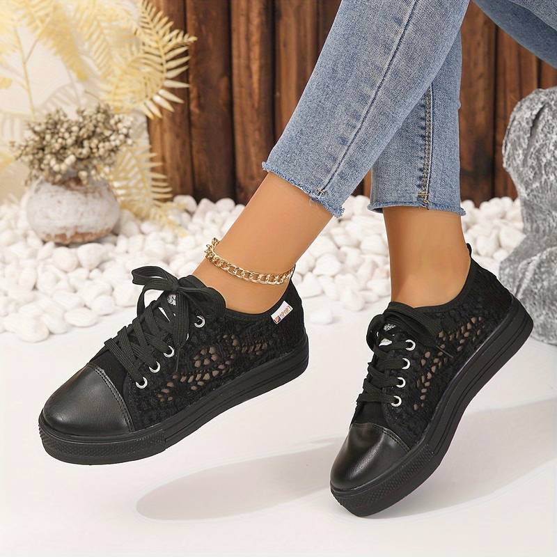 Elegáns és szellős csipkés sneaker