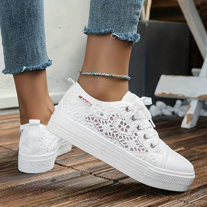 Elegáns és szellős csipkés sneaker