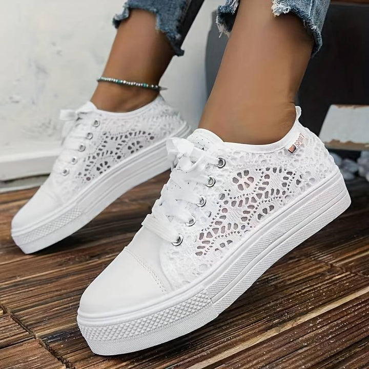 Elegáns és szellős csipkés sneaker