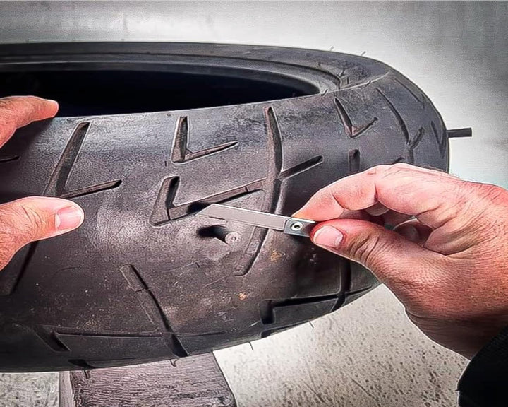 Renkaan korjaussarja tubeless-renkaille | 12 sienitulppaa + työkalut nopeaan apuun | Valinnainen rengaspumppu
