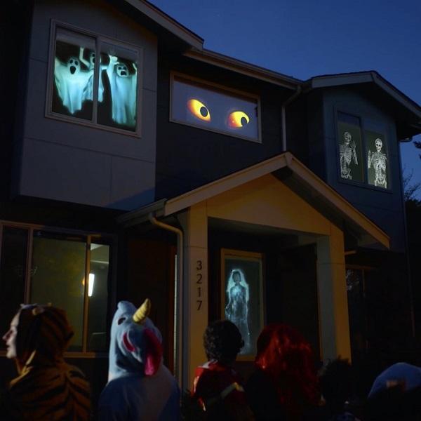 Halloween Projektor mit Leinwand &amp; Stativ | 3D Holografische LED-Projektion | Wetterfest | Für Halloween &amp; Weihnachten