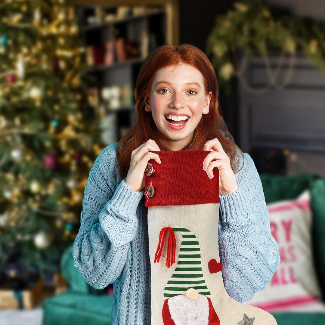 Weihnachtsstrümpfe 3er Set 45 cm aus Leinen | Große Nikolausstrümpfe mit 3D-Weihnachtsmann-Motiv zum Befüllen und Aufhängen