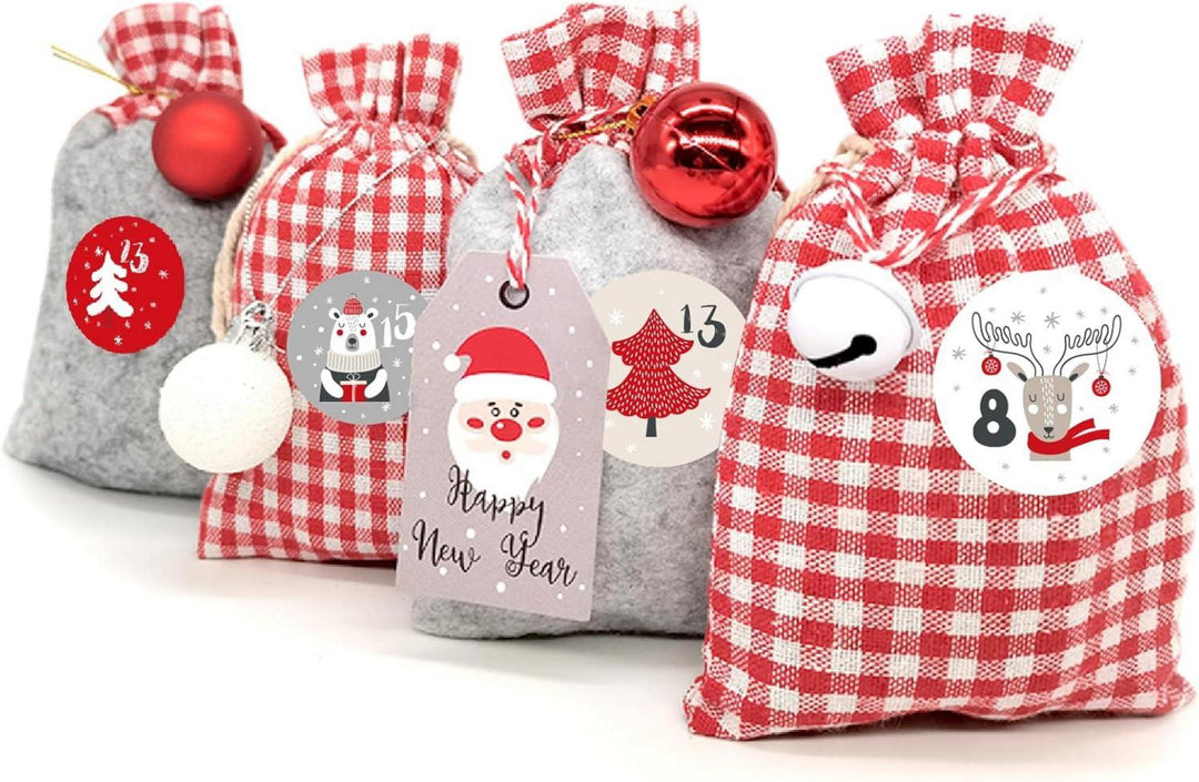 Adventskalender 2026 zum Befüllen mit 24 roten Stoffsäckchen | Weihnachtskalender für Kinder mit Zahlenaufklebern, Holzklammern und Kordel