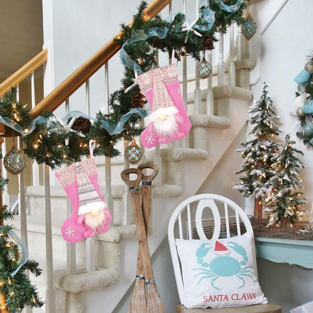 Nikolausstrumpf Kinder 2er Set aus weichem Flanell | Rosa Weihnachtssocken 23 cm mit Weihnachtszwerg-Motiv zum Befüllen und Aufhängen