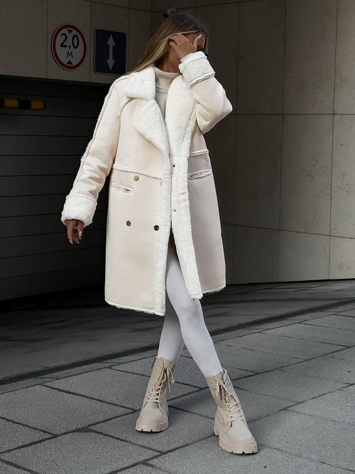 Damen Teddy Mantel mit weichem Plüschstoff | Flauschiger Wintermantel mit eleganter Silhouette für Alltag und besondere Anlässe
