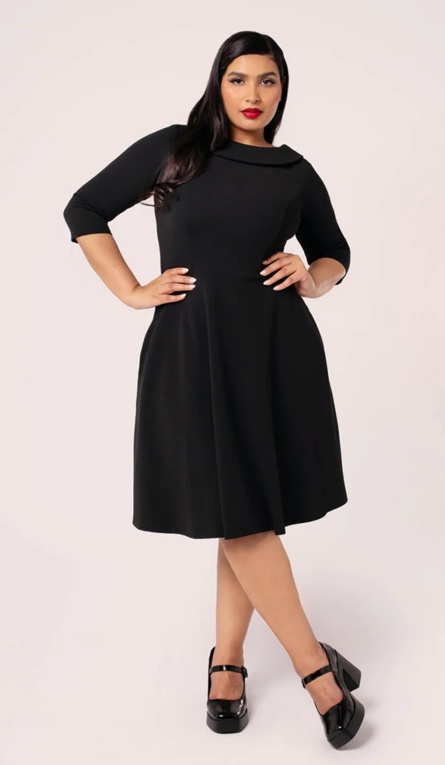 Damen Swingkleid in großen Größen | Elegantes Retro-Kleid mit tiefem Rückenausschnitt, Dreiviertelärmeln und schwingendem Rock