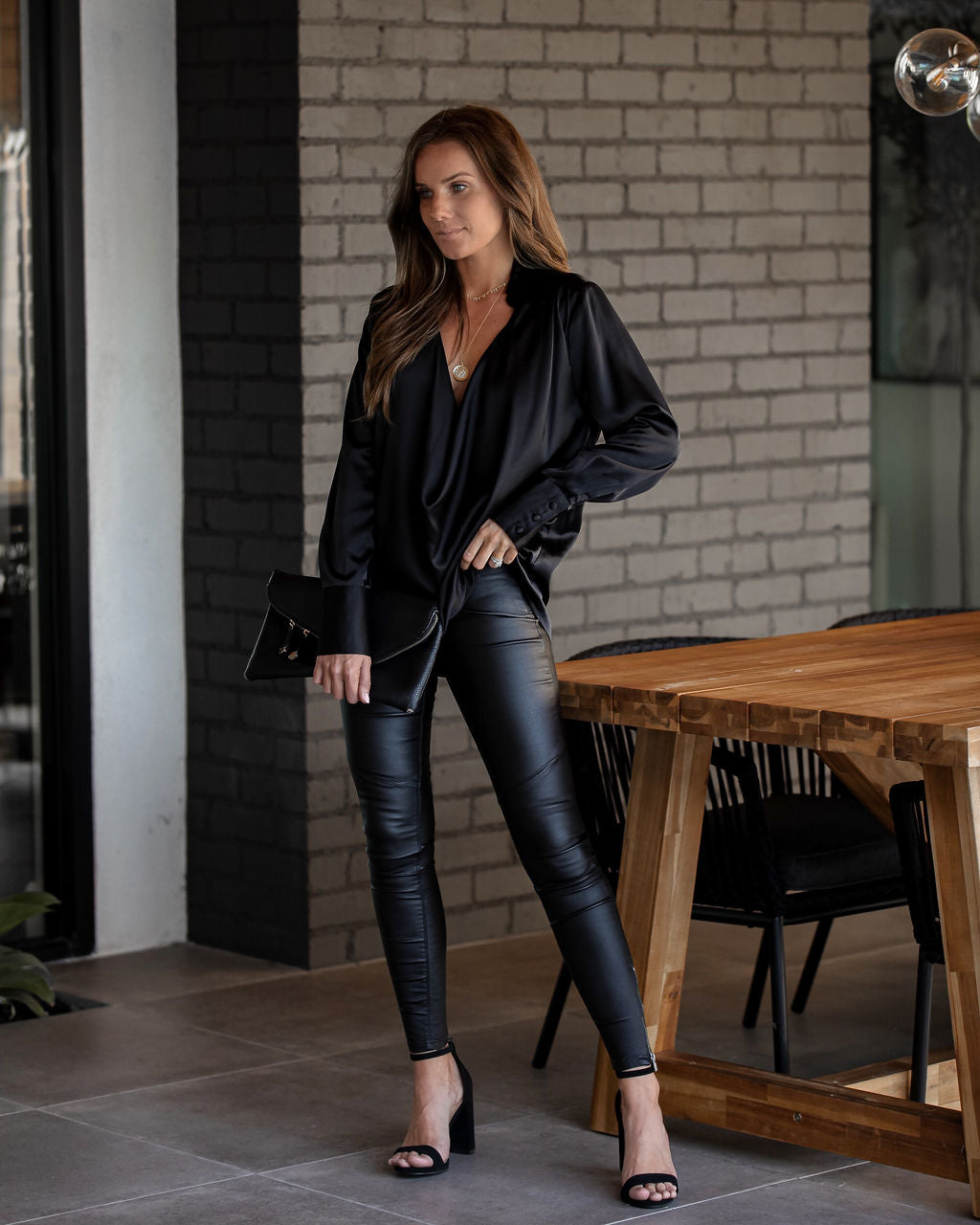 Damen Bluse mit klassischem Kragen | Elegante figurbetonte Bluse aus weichem Stoff für Büro, Freizeit und festliche Anlässe