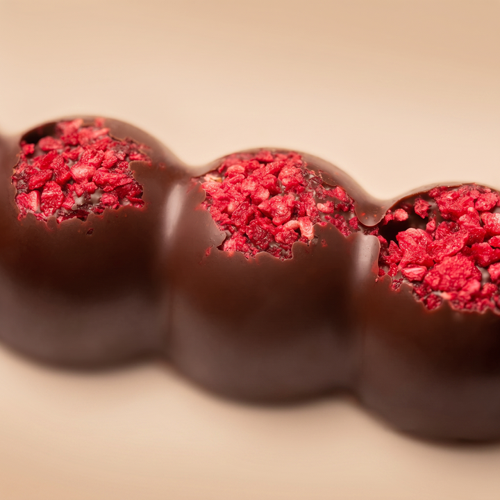 Patisserie Adventskalender | 24 Türchen mit handgefertigten Schokoladenkreationen, Weihnachts-Dragées und Pralinen