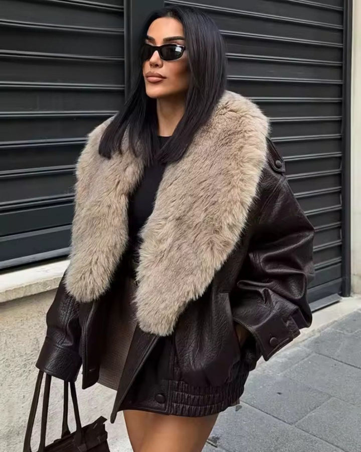 Damen Pilotenjacke mit Kunstfellkragen | Übergroße Fliegerjacke in Lederoptik mit elastischem Saum und Seitentaschen