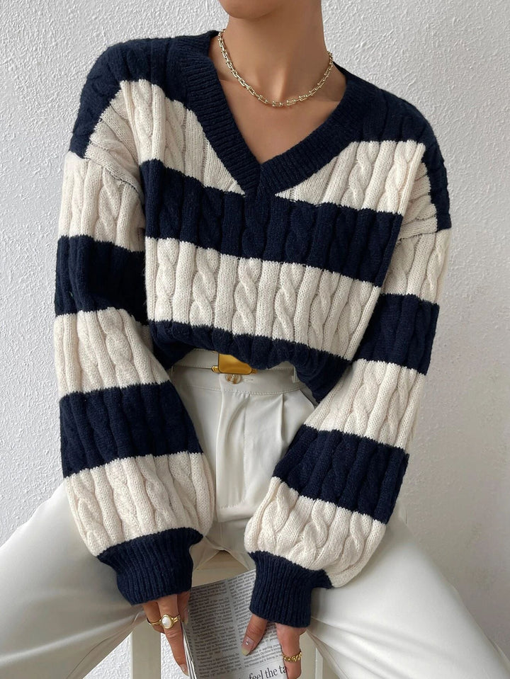 Damen Grobstrickpullover | Gestreifter Oversize-Pullover mit Zopfmuster, tiefem V-Ausschnitt und Ballonärmeln für Alltag und Freizeit