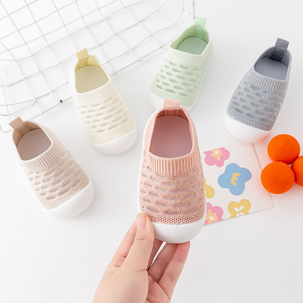 BabySneakers™ slip-free baby steps