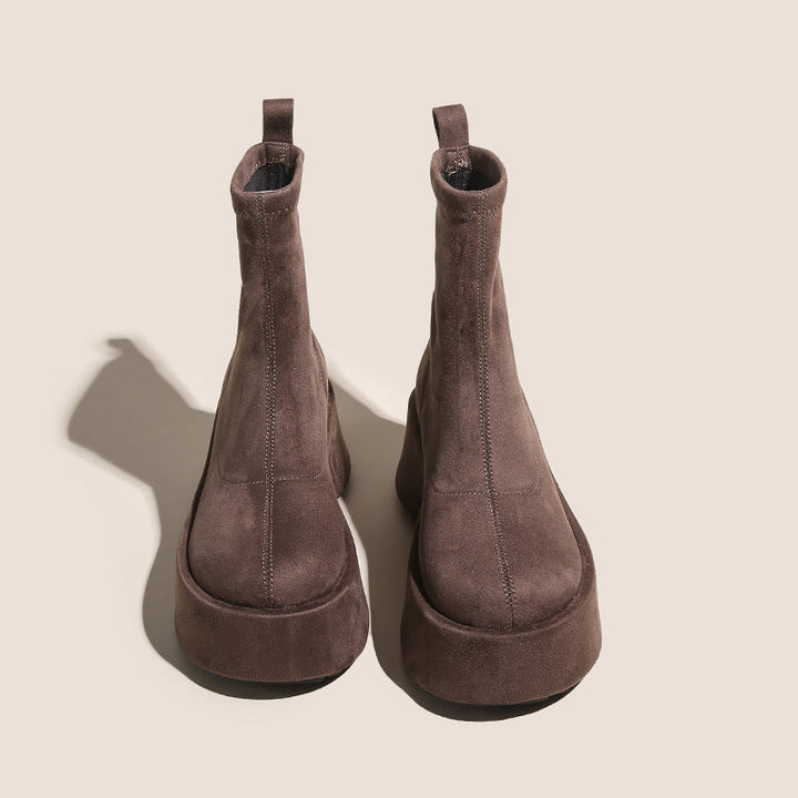 Damen Ankle Boots aus Wildleder mit leichter Sohle | Bequeme Stiefeletten mit weicher Oberfläche und Ziehlasche für Alltag und Büro