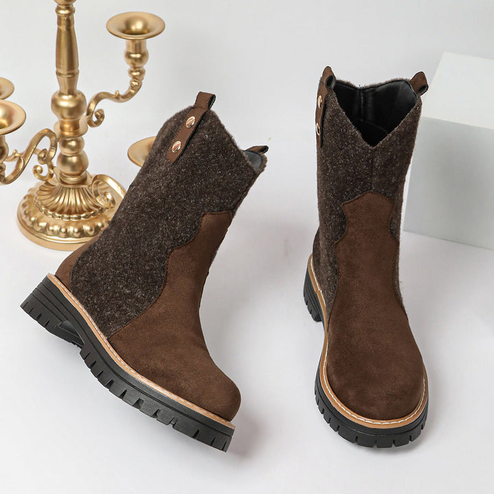 Damen Winterstiefel mit Fleecefutter | Warme Wildlederstiefel mit robuster Gummisohle, seitlichem Reißverschluss und Knopfdetails
