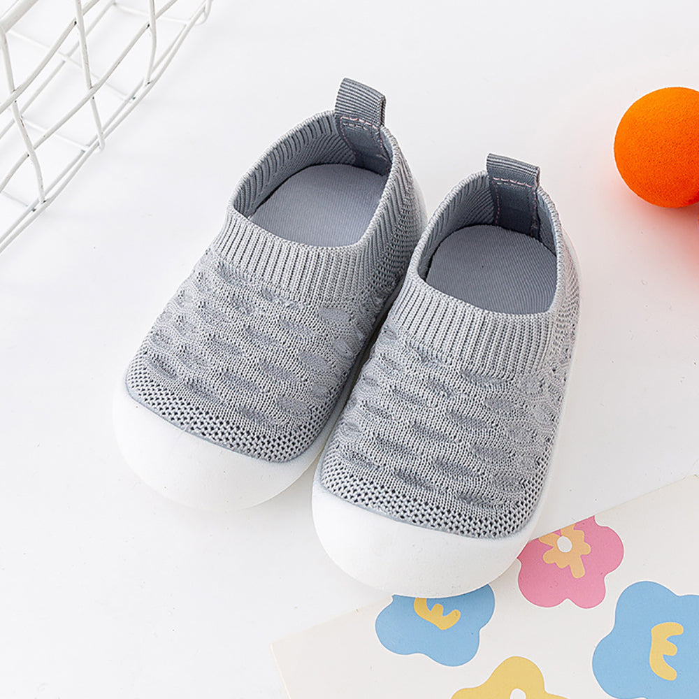 BabySneakers™ slip-free baby steps