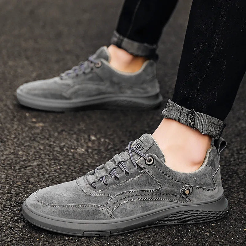 Damen Wildleder-Sneaker mit gepolsterter Innensohle | Bequeme Low-Top-Schuhe mit atmungsaktiven Einsätzen und robuster Gummisohle