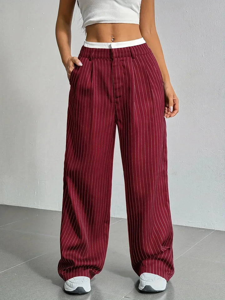 Damen High-Waist Hose | Gestreifte Stoffhose mit weitem Bein, lockerer Passform und praktischen Seitentaschen