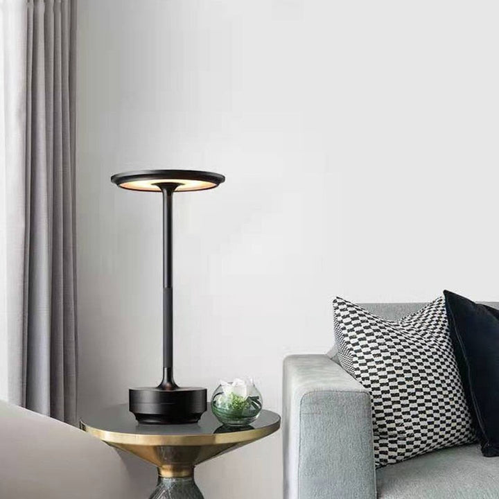 ShineCrest™ vezeték nélküli design asztali lámpa | Dimmelhető alumínium LED fény | Meleg fehér, vízlepergető és elegáns