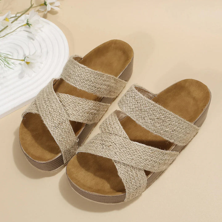 Damen Plateausandalen mit verstellbaren Riemen | Gepolstertes Fußbett &amp; rutschfeste Sohle