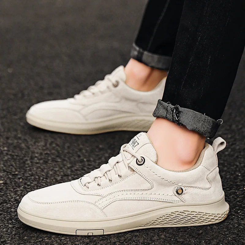 Damen Wildleder-Sneaker mit gepolsterter Innensohle | Bequeme Low-Top-Schuhe mit atmungsaktiven Einsätzen und robuster Gummisohle