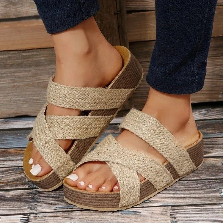 Damen Plateausandalen mit verstellbaren Riemen | Gepolstertes Fußbett &amp; rutschfeste Sohle