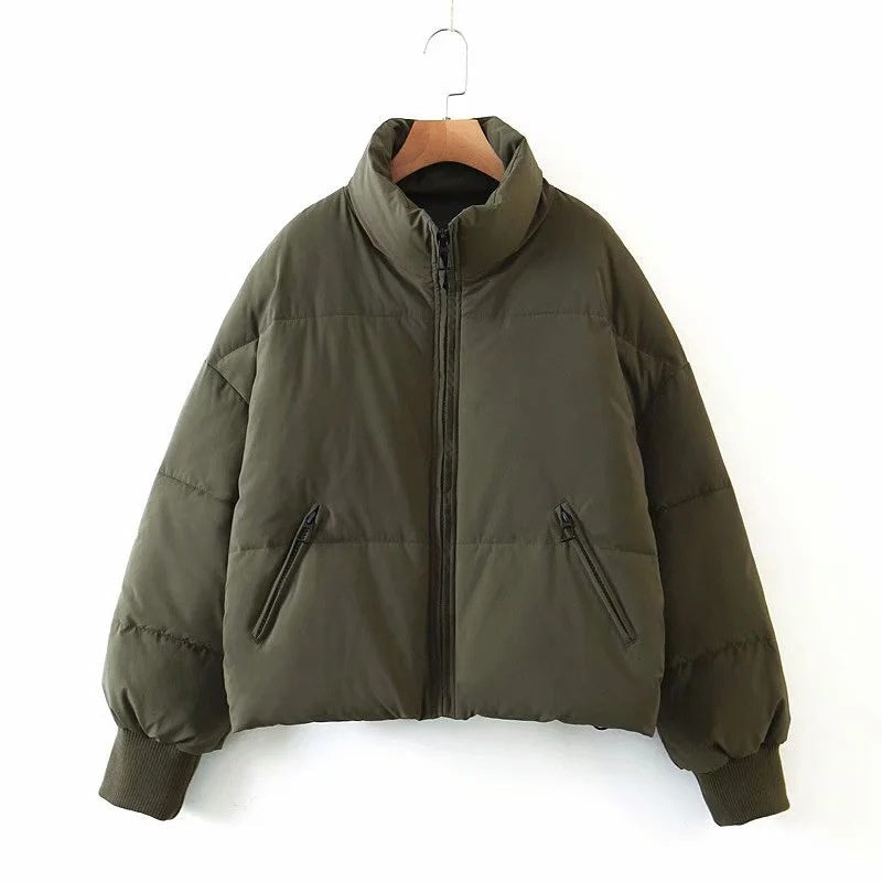 Damen Pufferjacke | Leichte Steppjacke mit tailliertem Schnitt, wärmender Fütterung und praktischen Taschen für Alltag und Freizeit