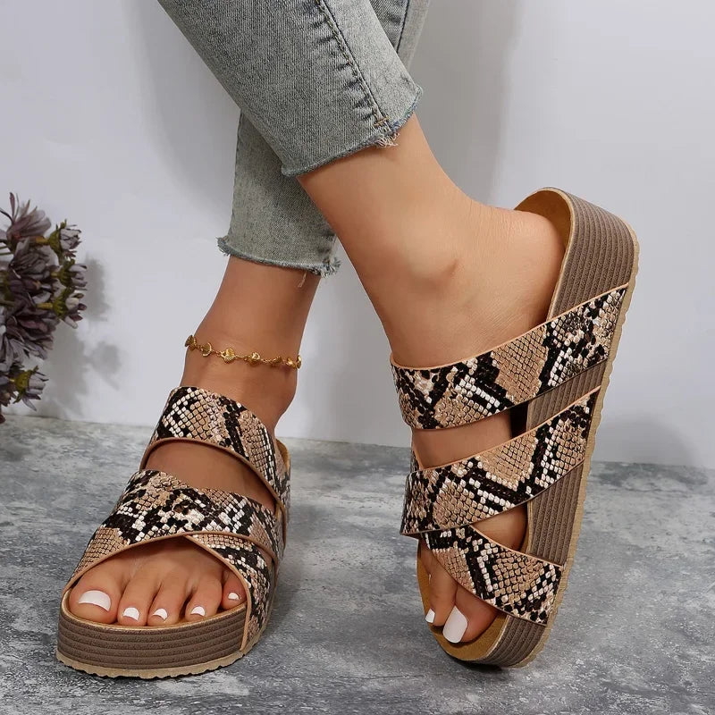 Damen Plateausandalen mit verstellbaren Riemen | Gepolstertes Fußbett &amp; rutschfeste Sohle