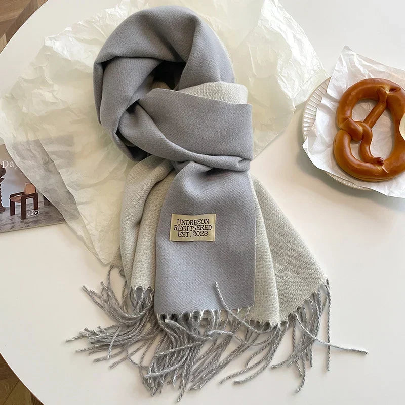 Damen Pashmina Schal mit Fransen | Weicher langer Wickelschal mit glatter Oberfläche und vielseitiger Trageform für Herbst und Winte