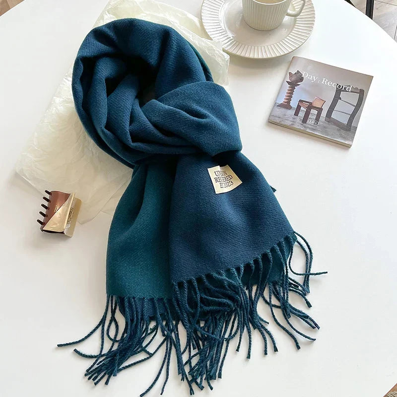 Damen Pashmina Schal mit Fransen | Weicher langer Wickelschal mit glatter Oberfläche und vielseitiger Trageform für Herbst und Winte