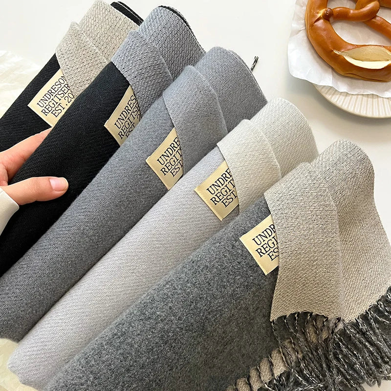 Damen Pashmina Schal mit Fransen | Weicher langer Wickelschal mit glatter Oberfläche und vielseitiger Trageform für Herbst und Winte
