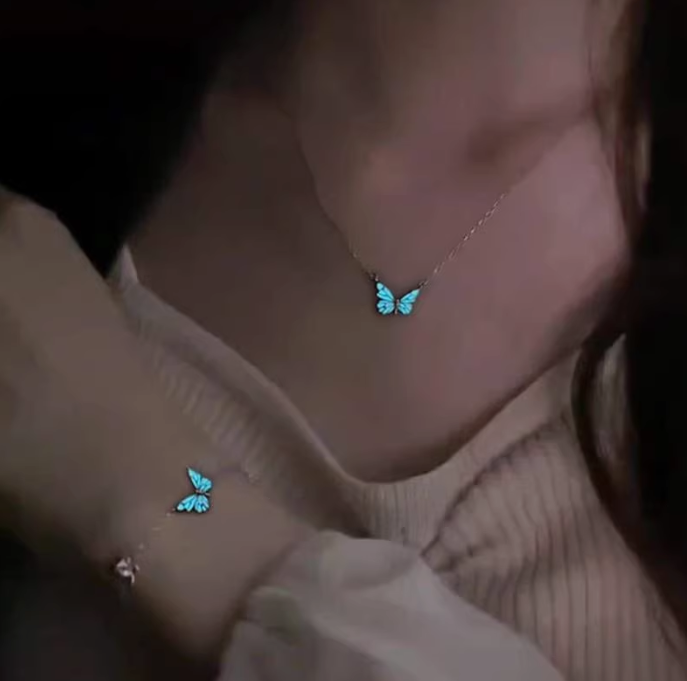 FlutteryCharm™ Delicate, stylish accessory