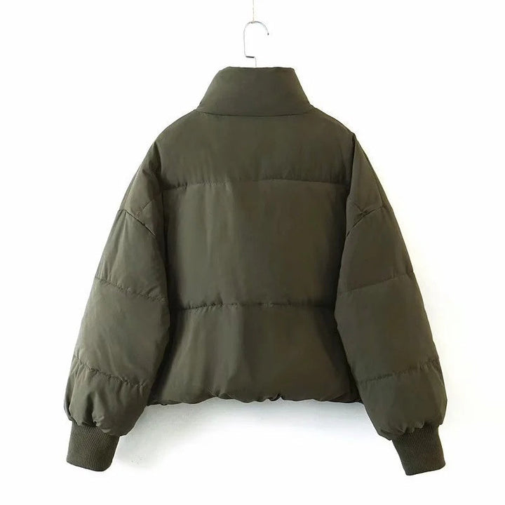Damen Pufferjacke | Leichte Steppjacke mit tailliertem Schnitt, wärmender Fütterung und praktischen Taschen für Alltag und Freizeit