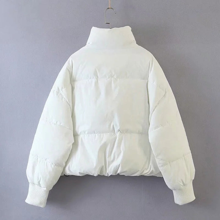 Damen Pufferjacke | Leichte Steppjacke mit tailliertem Schnitt, wärmender Fütterung und praktischen Taschen für Alltag und Freizeit