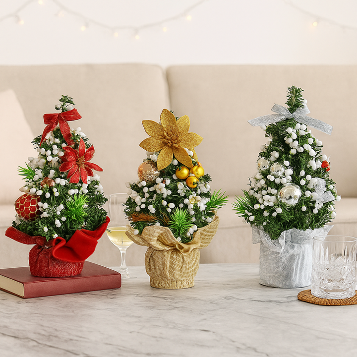 Mini Weihnachtsbaum Set | 3 dekorierte künstliche Tannenbäume mit Schleifen, Beeren und Weihnachtskugeln als festliche Tischdekoration