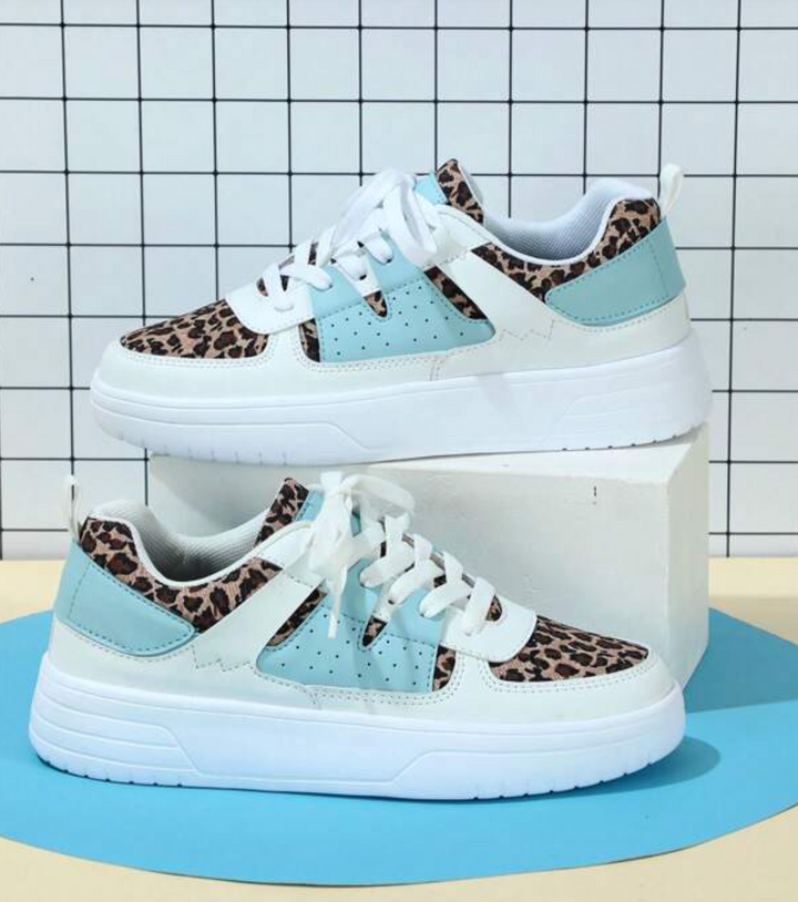 Damen Sneaker mit Leo-Print | Gepolsterte Innensohle &amp; vielseitige Farben | Samara Freizeitschuhe