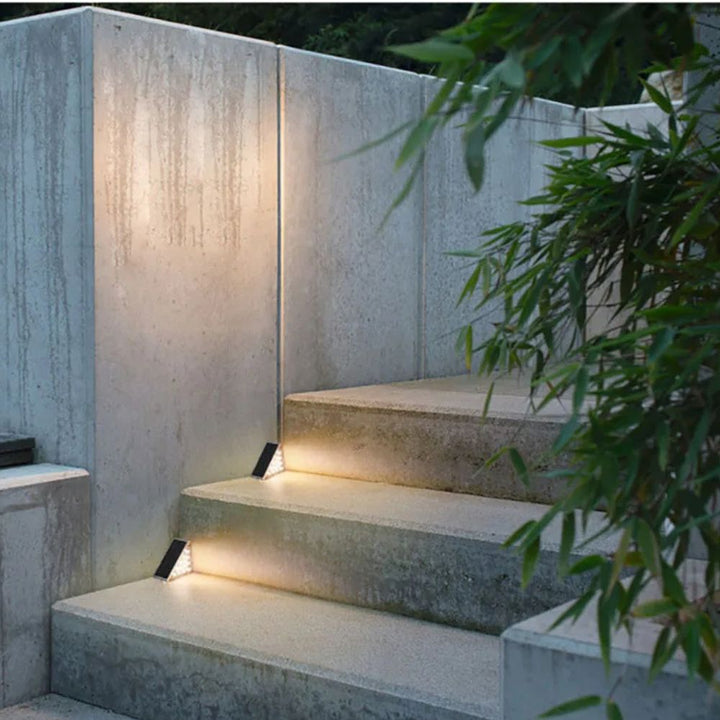GlowSteps™ - Erhellt eure Nächte mit diesen Treppenlichtern für den Außenbereich!