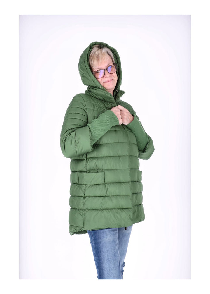 Damen Steppjacke in Grün mit Strickbündchen | Warme Jacke mit abnehmbarer Kapuze, 2-Wege-Reißverschluss und praktischen Taschen