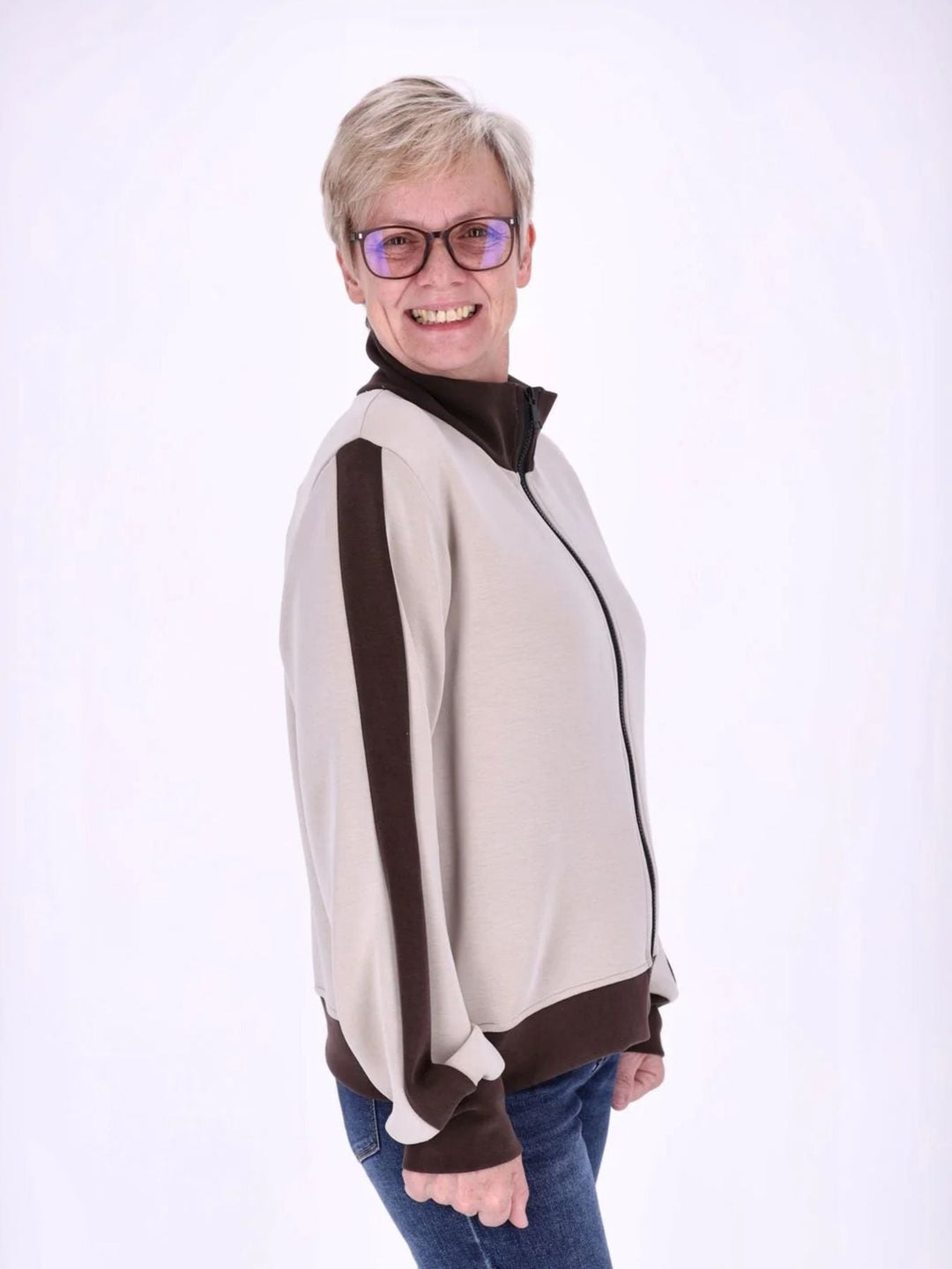 Damen Sweatjacke mit lockerer Passform | Weiche Freizeitjacke mit elastischem Stoff und bequemem Schnitt für Alltag und Freizeit