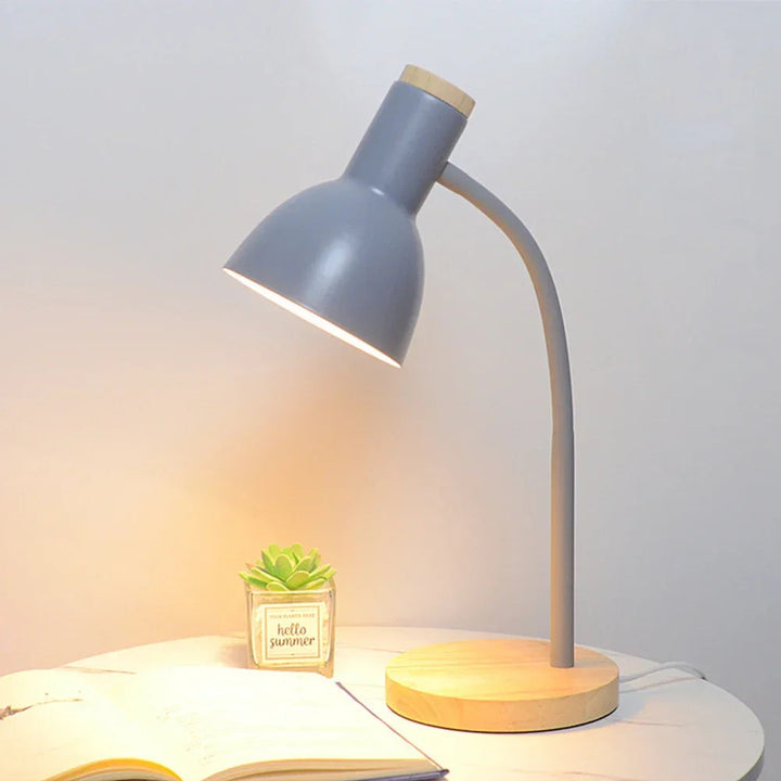 LED Schreibtischlampe | Verstellbare Tischleuchte aus Holz und Eisen im skandinavischen Design