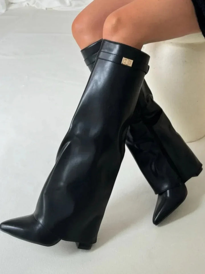 Damen Wildleder-Stiefel mit mittelhohem Schaft | Elegante Boots mit dekorativen Metalldetails und praktischem Verschluss für Herbst und Alltag