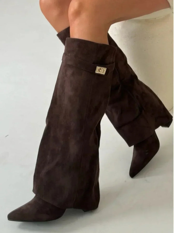 Damen Wildleder-Stiefel mit mittelhohem Schaft | Elegante Boots mit dekorativen Metalldetails und praktischem Verschluss für Herbst und Alltag