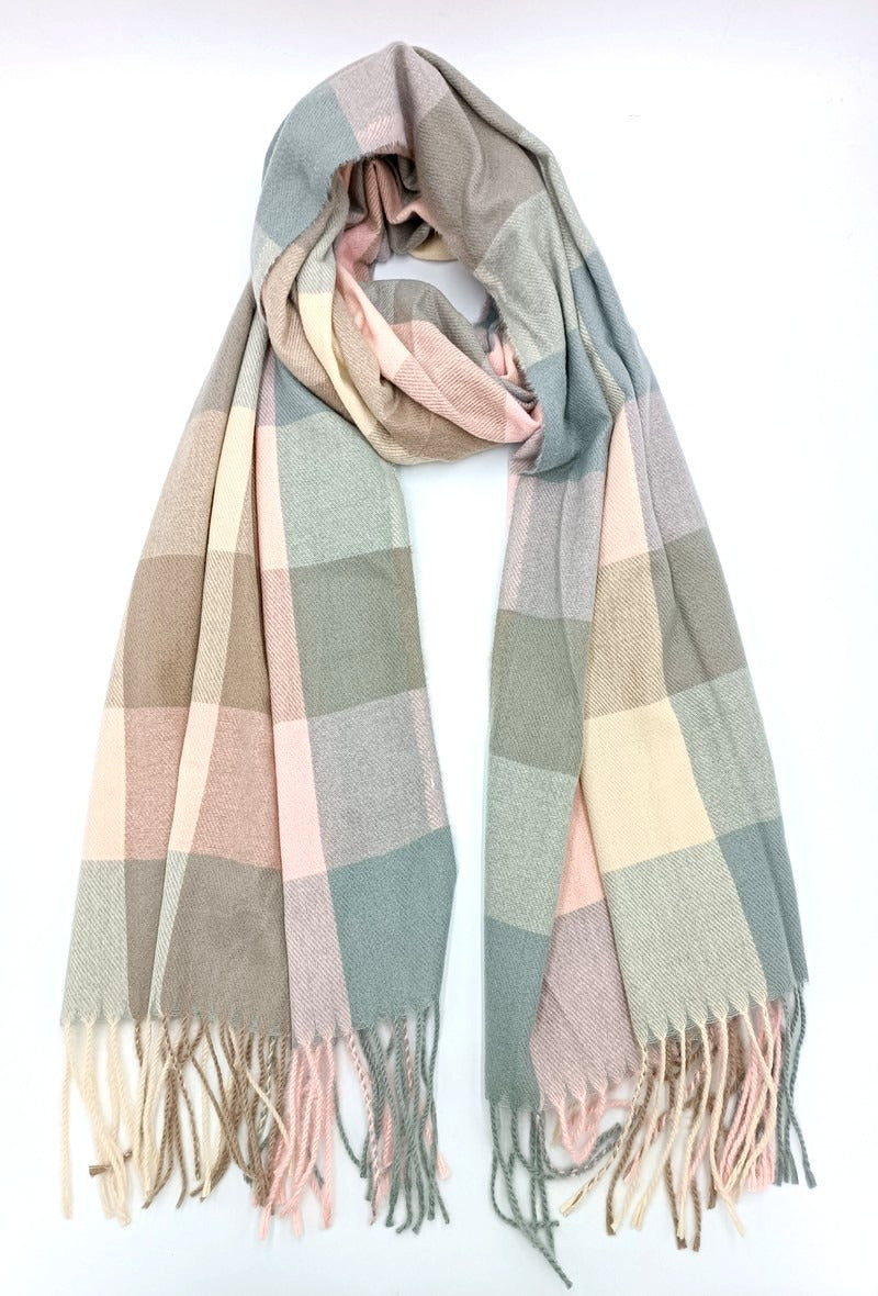 Damen Schal mit Karomuster | Kuscheliger Winterschal mit weichem Stoff, großzügigem Schnitt und Fransen für Herbst und Winter