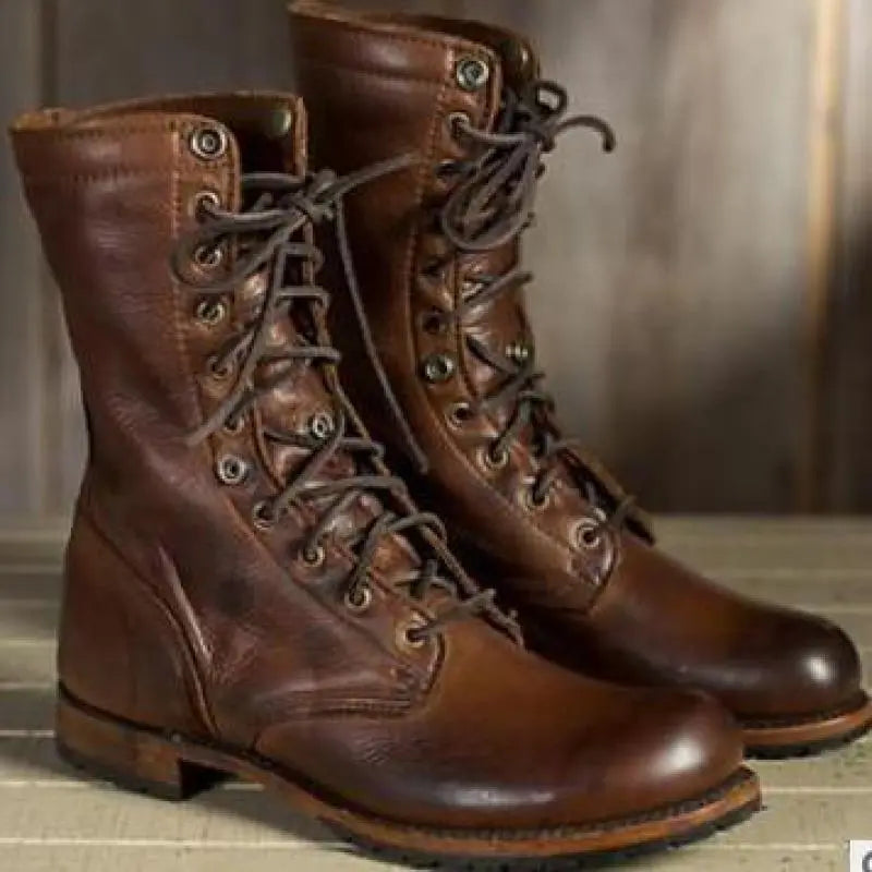 Damen Leder-Schnürstiefel in Braun | Wadenhohe Stiefel mit durchgehender Schnürung, flachem Absatz und profilierter Laufsohle
