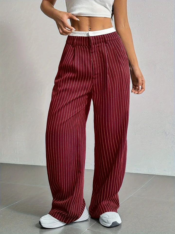 Damen High-Waist Hose | Gestreifte Stoffhose mit weitem Bein, lockerer Passform und praktischen Seitentaschen